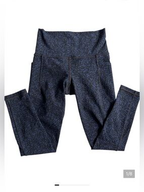 Athleta salutation stash pocket gravel tight